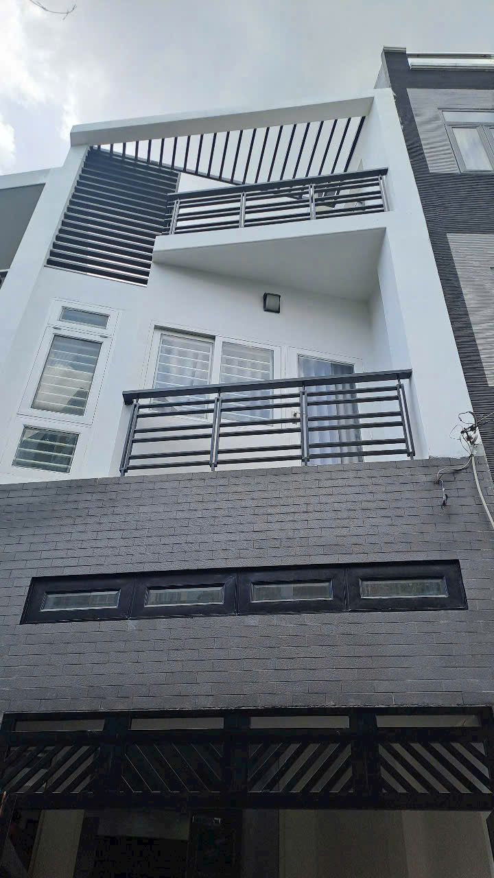 SIÊU PHẨM NHÀ ĐẸP – CÓ TẦNG HẦM ĐỂ XE-HẺM XE HƠI 6M – Q12, CHỈ 5 TỶ 5 - Ảnh chính